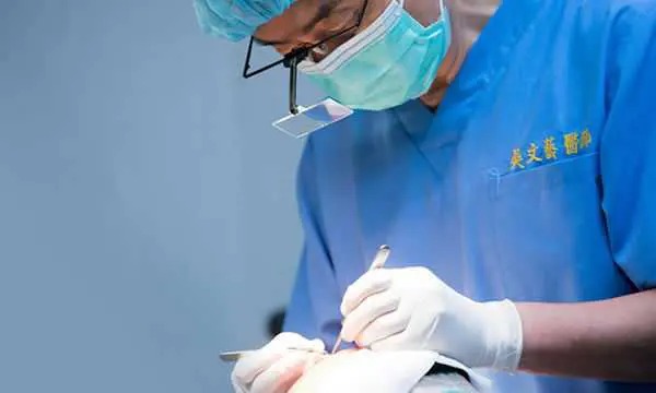 STEP 3-2 毛囊植入